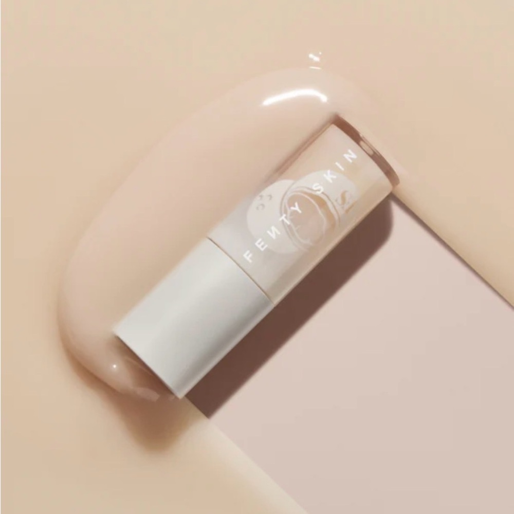 FENTY TREATZ HYDRATING + STRENGTHENING LIP OIL